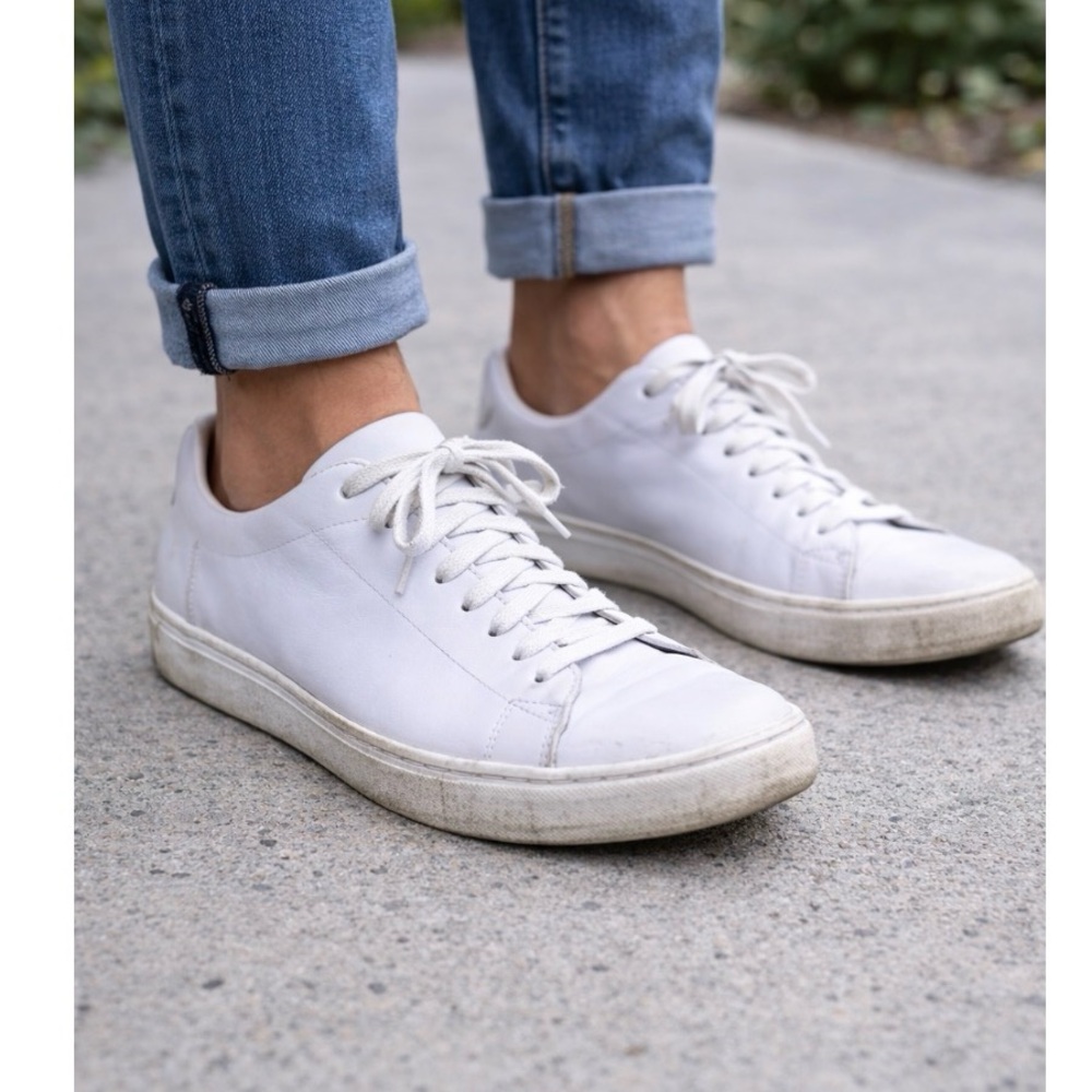Tom’s men’s  classic White Low-Top Leather Sneakers size 11.5